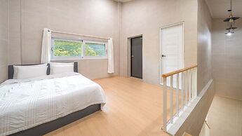 Gapyeong Ddel Poolvilla