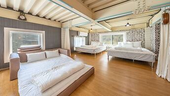 Gapyeong Ddel Poolvilla