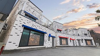 Gapyeong Ddel Poolvilla