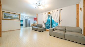 Gapyeong Ddel Poolvilla