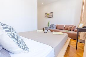 Real Apartments Zoltan II