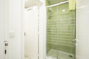 LV Premier Chiado CH8 Comfortable AC Elevator