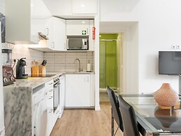 LV Premier Chiado CH8 Comfortable AC Elevator