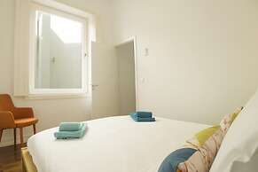 LV Premier Chiado CH8 Comfortable AC Elevator