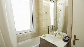 LV Premier Chiado CH3 Views Central AC Lift