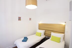 LV Premier Chiado CH7 AC Central Elevator