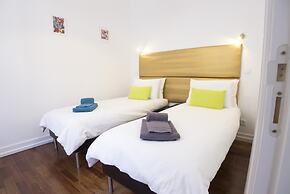 LV Premier Chiado CH7 AC Central Elevator