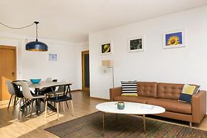 LV Premier MQ2 View AC Elevator Balcony Park