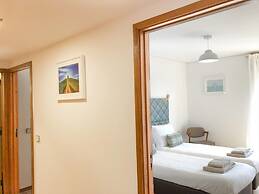 LV Premier MQ2 View AC Elevator Balcony Park