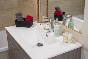 LV Premier Chiado CH4 Spacious Central Elevator