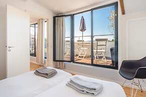 LV Premier P Real PI1 Central River Views Terrace