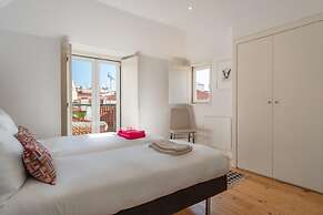 LV Premier P Real PI1 Central River Views Terrace