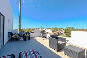 Amazing 2-bedroom Appartment With big Terrace!