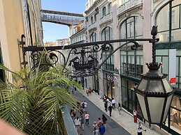 LV Premier Chiado CH9 Elevator Balconies Center