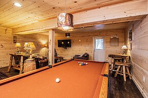 Big Log Lodge by Taylor Made Deep Creek