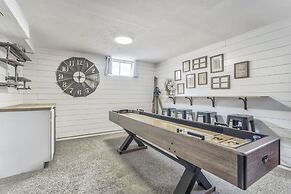 5BD Dog Friendly Family Getaway Near Downtown!