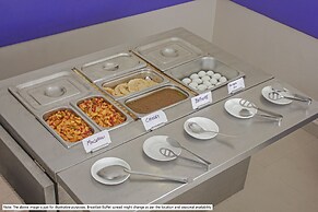 Treebo Grand Euro Pipliyahana Square