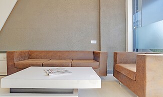 Treebo Grand Euro Pipliyahana Square