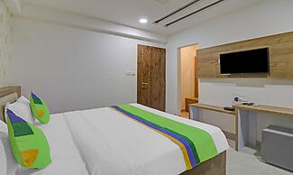 Treebo Chandraprasth Residency