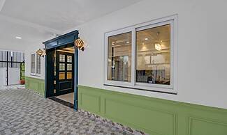 Treebo Chandraprasth Residency