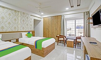 Treebo Chandraprasth Residency