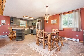 Cabin at Slope's Edge