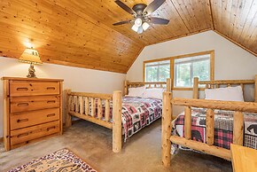 Cabin at Slope's Edge