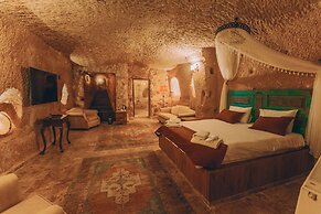 Zula Cave House