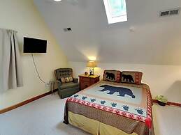 Captain's Cabin by Taylor Made Deep Creek