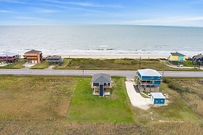 Soggy Bottom 3 Bedroom Home by RedAwning