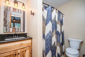 Cj's Mountain Lodge by Taylor Made Deep Creek