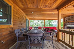 Cj's Mountain Lodge by Taylor Made Deep Creek
