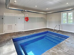 Cj's Mountain Lodge by Taylor Made Deep Creek
