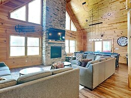 Cj's Mountain Lodge by Taylor Made Deep Creek
