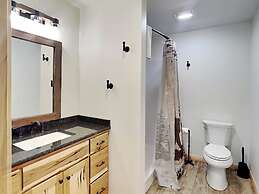 Cj's Mountain Lodge by Taylor Made Deep Creek