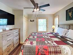 Cj's Mountain Lodge by Taylor Made Deep Creek