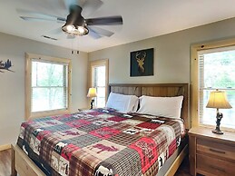 Cj's Mountain Lodge by Taylor Made Deep Creek
