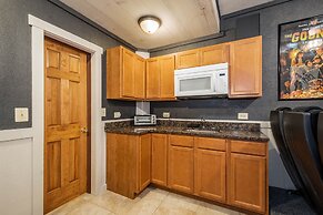 Cottage at Slope's Edge