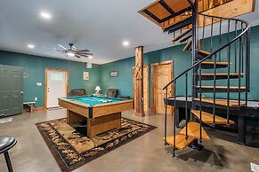 Cottage at Slope's Edge