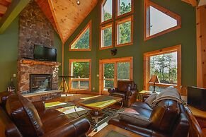 Cozy Bear Chalet