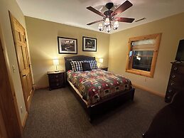 Cozy Bear Chalet