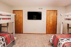 Dancing Bear Lodge by Taylor Made Deep Creek