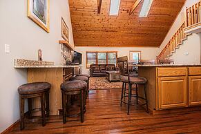 Dancing Bear Lodge by Taylor Made Deep Creek