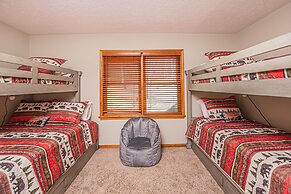 Dancing Bear Lodge by Taylor Made Deep Creek