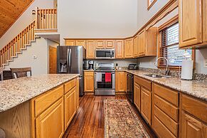 Dancing Bear Lodge by Taylor Made Deep Creek
