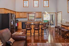 Dancing Bear Lodge by Taylor Made Deep Creek