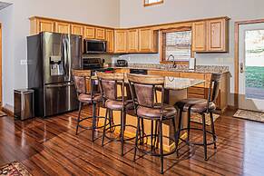 Dancing Bear Lodge by Taylor Made Deep Creek