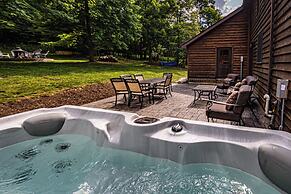 Dancing Bear Lodge by Taylor Made Deep Creek