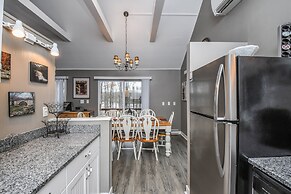 Donnas Choice by Taylor Made Deep Creek