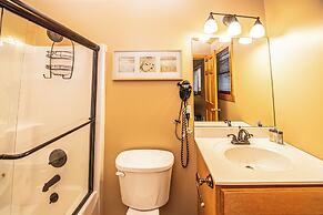 Donovan's Dacha by Taylor Made Deep Creek